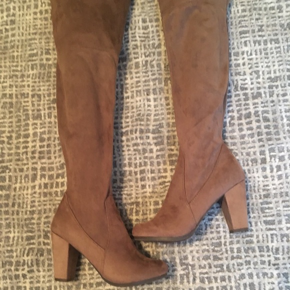 Breckelle’s over the knee boots size 6.5 - Picture 4 of 12
